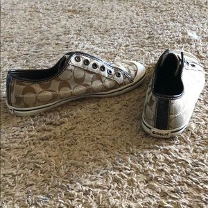 Coach laceless tennis shoes